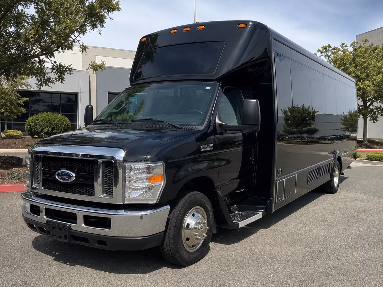 rent an el paso prom party bus or charter bus today
